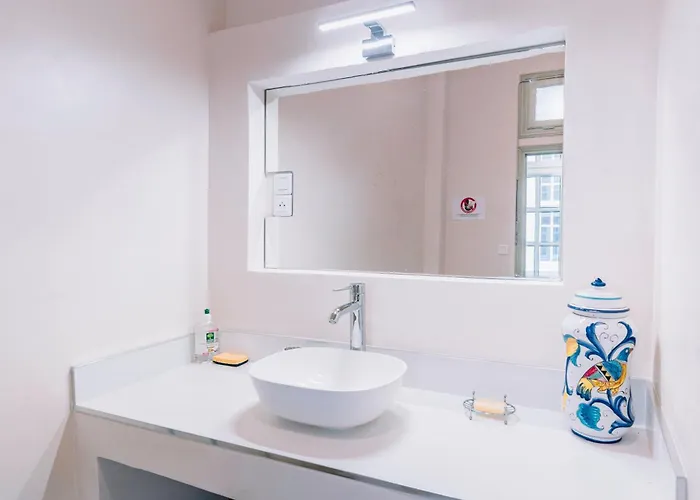 Lägenhet Un Joyau Occitan Nîmes